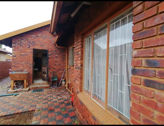 3 BEDROOM FREESTANDING SOLD IN KANANA